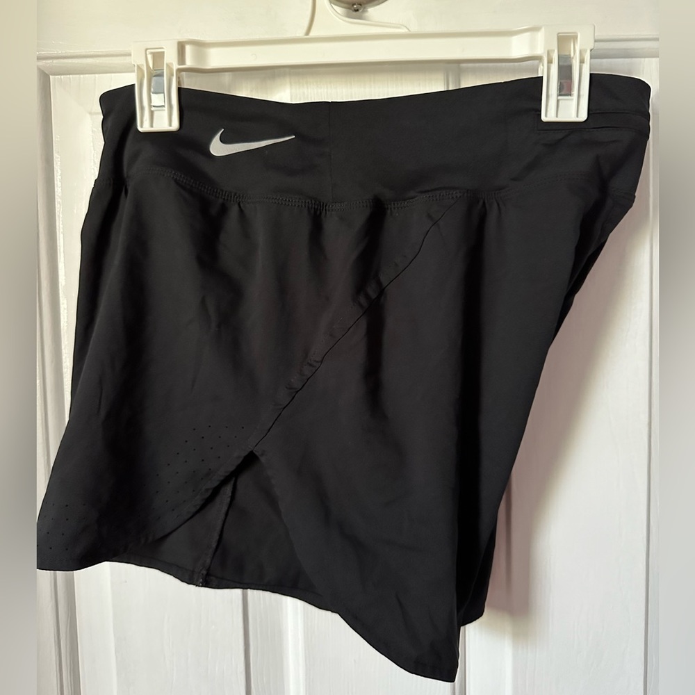 Black Nike running shorts in great condition! Pretty much new - Picture 8 of 8